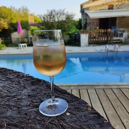 Couette-café En Le Moulin D'annepont 3*