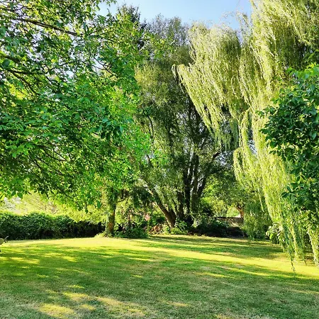 Couette-café En Le Moulin D'annepont